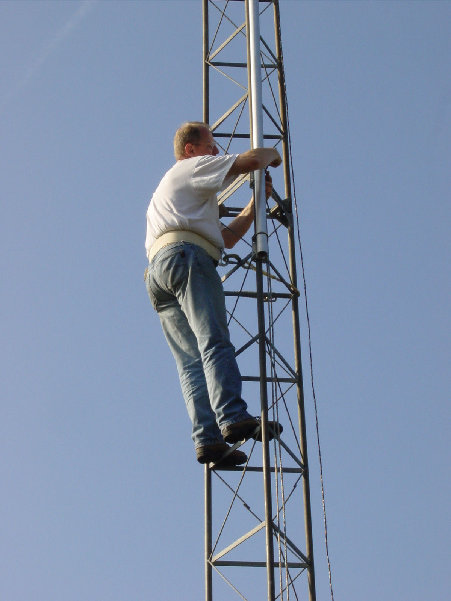 DSC01118.JPG (215.86 KiB) 42571 keer bekeken PD0LUR aan het werk op eenzame hoogte