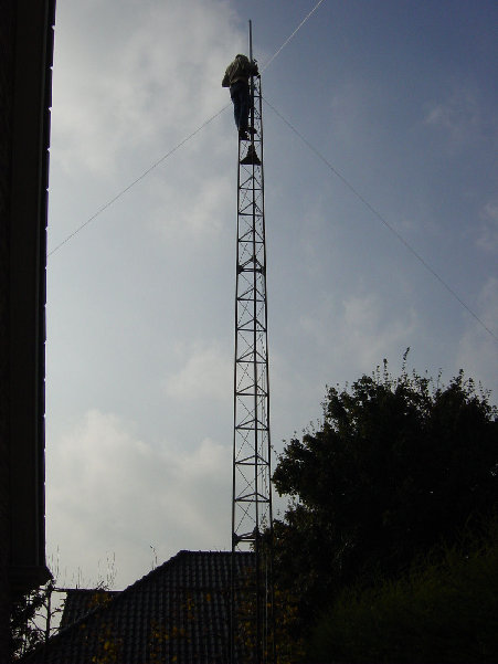 DSC01120.JPG (205.19 KiB) 42568 keer bekeken PD2JAM doet goed werk op 12meter hoogte