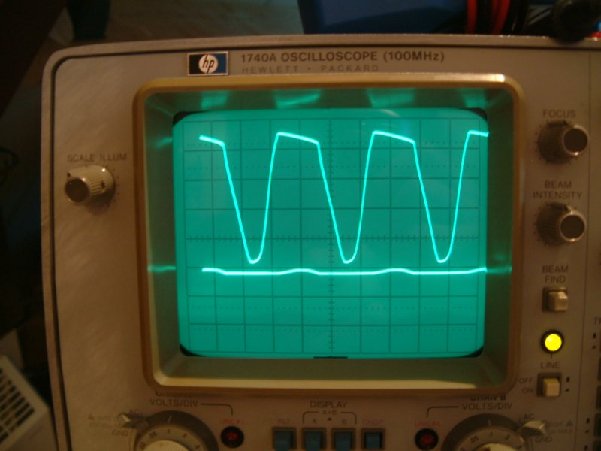 Comp-tester 06.JPG (60.17 KiB) 57273 keer bekeken Rode LED, afzonderlijke signalen (u=boven, i=beneden)