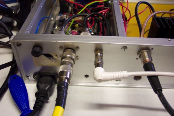 000_0007 aansluitingen.JPG (56.67 KiB) 87358 keer bekeken Antenne aansluitingen