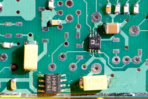 Positionering-AD8310-en-LM78L05SM.jpg (116.64 KiB) 28964 keer bekeken Positionering AD8310 en LM78L05SM